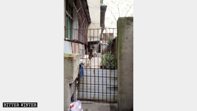 The narrow passageway outside a believer’s home