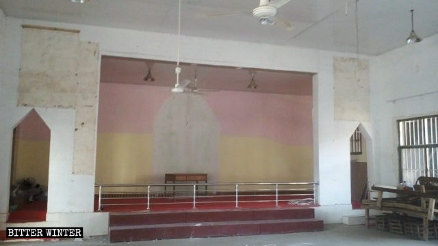 Government Closes and Loots Official Protestant Churches