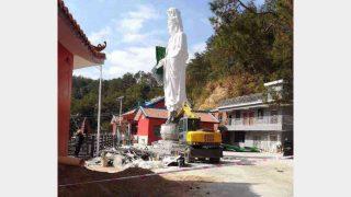 Buddhist Statues Removed for ‘Being Too Tall’