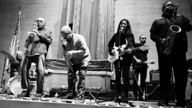 Photo credit: Suan Lin 2019. A concert at a synagogue in New York, 2019. From left to right: Todd Capp, Daniel Carter, Matt Lavelle, Rose Tang, Evan Louison, Ras Moshe.