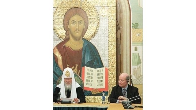 Massimo Introvigne in Moscow with Patriarch Kirill. Perhaps he is not at risk of being fired for being “a friend of Massimo Introvigne”…