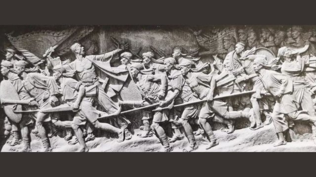 Bas-relief depicting the Jintian Uprising on the Monument to the People&rsquo;s Heroes in Tiananmen Square, Beijing. From Weibo.