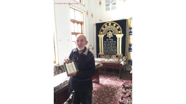 One of the last Jews in Bukhara introduces the synagogue’s treasures.