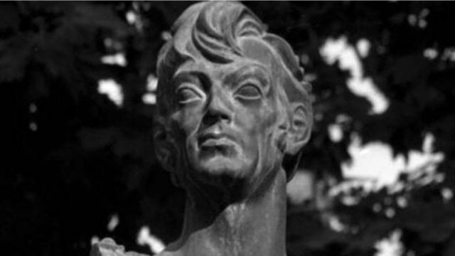 The Roman poet Martial, from a monument in Calatayud, Spain, where he was born, From Twitter.