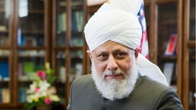 The khalifah Mirza Masroor Ahmad. Source: Ahmadiyya Muslim Community.