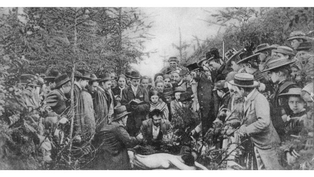 Anežka’s body is found. A (probably doctored) photo from a contemporary postcard.