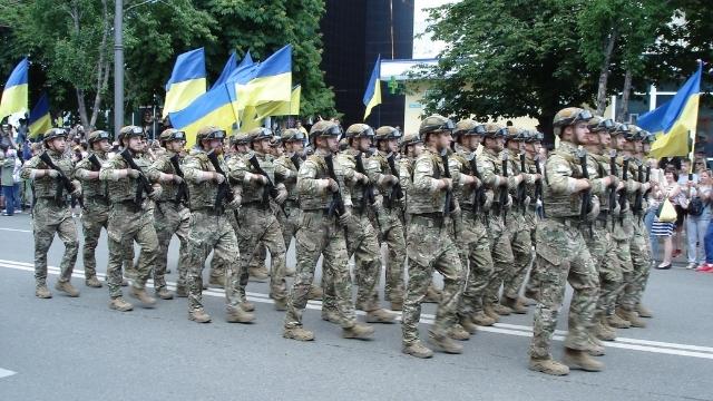 Ready to defend Mariupol: the Azov Regiment enters Mariupol in 2021. 