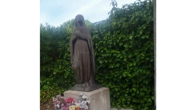 The statue of the Virgin Mary in Cogolin. From Twitter.