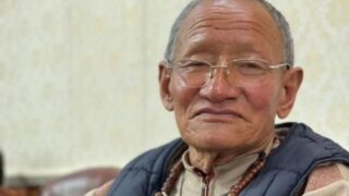 チベットの焼身自殺：老人、歌手、そして女性が事件について話しているために刑務所にいる