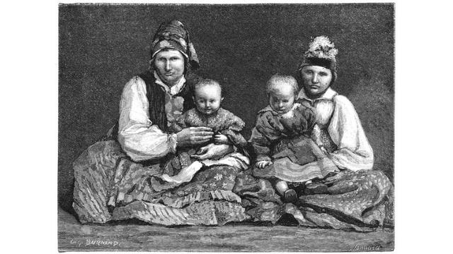 Female members of the Doukhobors, late 19th century. The Doukhobors were one of the early groups labeled as a “секта” (cult) by the Russian Orthodox Church and the state. 