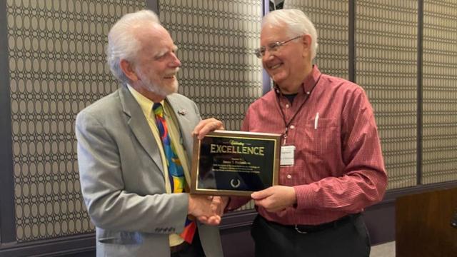 Professor Richardson receives the Lifetime Achievement Award.