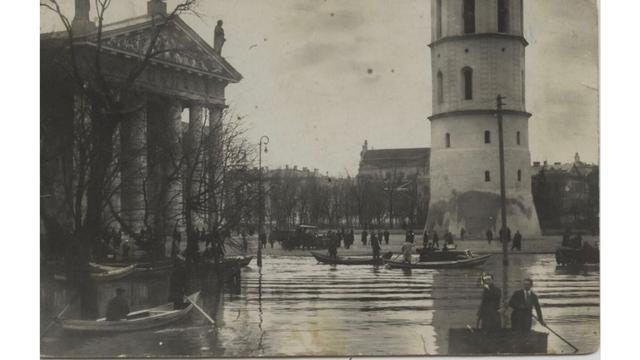 The great flood of Vilnius, 1931. From Twitter.