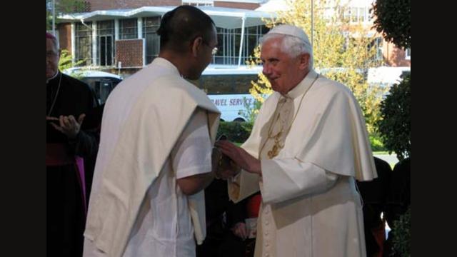 Benedict XVI meets with Ravi Gupta, a scholar of Hinduism, and an initiated brahmana priest of the International Society for Krishna Consciousness (ISKCON), also known as the Hare Krishna movement, on April 17, 2008, in Washington DC. Courtesy of ISKCON.