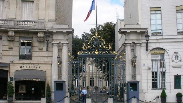 Entrée du ministère français de l’Intérieur, Paris. Crédits.