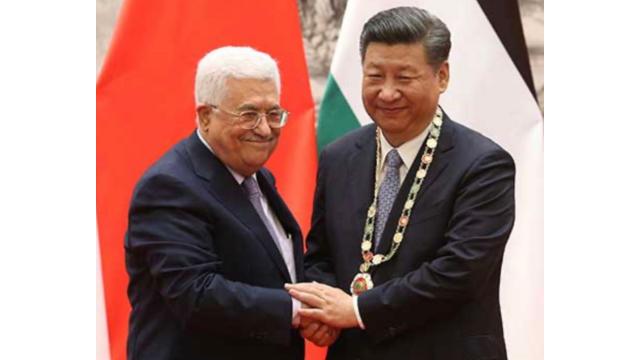 Mahmoud Abbas with Xi Jinping in Beijing. From Weibo.