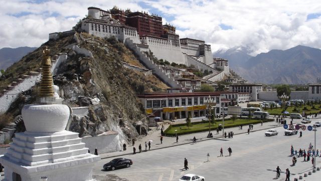 The Potala palace (credits) is the most photographed tourist attraction in Tibet, but its meaning for Tibetan identity is not understood by most tourists.