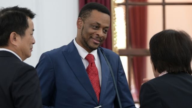 Reverend Agorom Dike during his visit to the National 228 Memorial Museum.