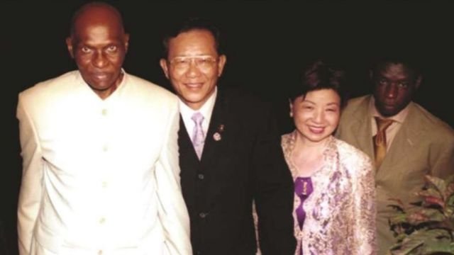 Dr. Hong and Madam Yu visiting the Presidential Palace in Senegal.