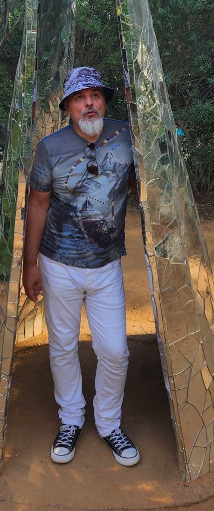  A recent image of Guru Jára.