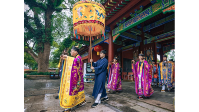 Ritual procession at the ordination ceremony. From Weibo.