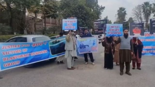 Relatives of the victims took to the streets to demonstrate. Screenshot.What is clearer is that the criminal business of fabricated blasphemy serves a dual purpose. It helps some extremists make good money, and at the same time perpetuates the lie that hundreds of blasphemers are active in Pakistan, thus justifying the existence and even the reinforcement of anti-blasphemy laws.