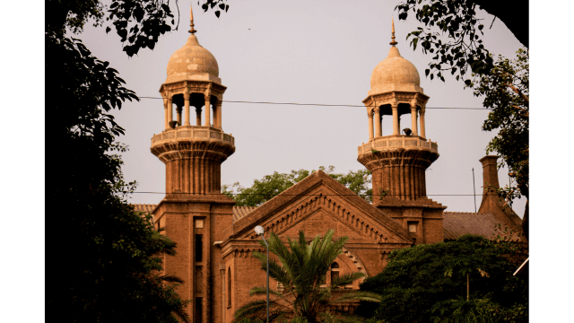 Pakistan, Court Rules Ahmadis Cannot Inherit Property from Their Muslim Parents