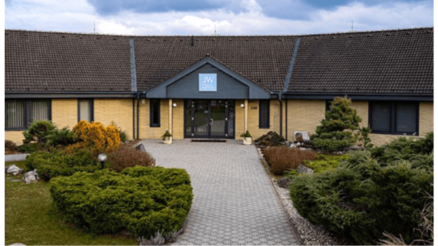 Prekladateľská kancelária Jehovových svedkov v Havířove, kde sa prekladajú publikácie do českého posunkového jazyka. Zdroj: JW.org.