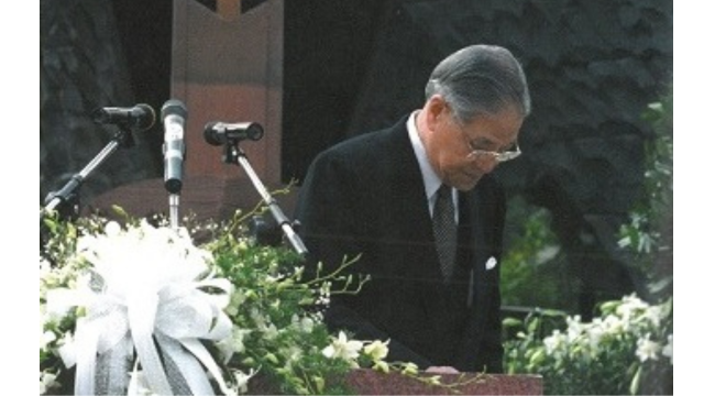 President Lee Teng-hui (1923-2020) apologizes to the victims of the 228 Incident on February 28, 1995. Credits.