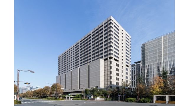 東京地方裁判所の外観。Credits.