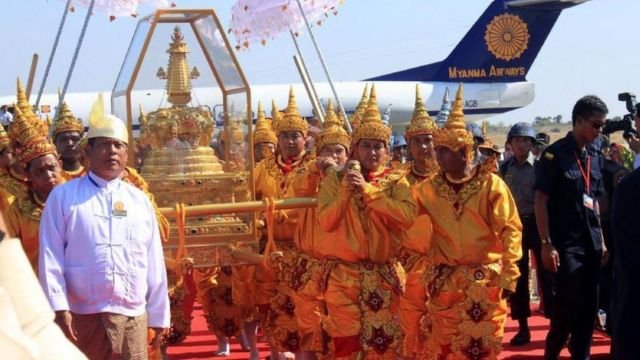 Buddha’s tooth Beijing relic arrives in Myanmar. Screenshot.