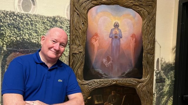 Massimo Introvigne with Machell’s “The Prodigal or The Kingdom of Heaven Is Within You” (1895), exhibited in San Diego in 2022.