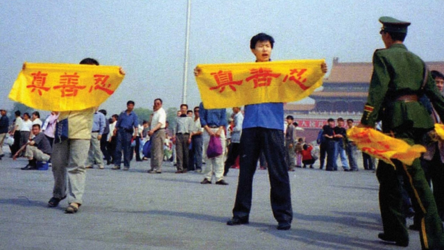 Falun Gong protesters about to be arrested in Tiananmen Square in Beijing in the early phase of the persecution. Source: Falun Dafa Information Center.