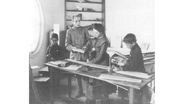Machell in the art school at Lomaland. Courtesy of The Theosophical Society, Altadena, California.