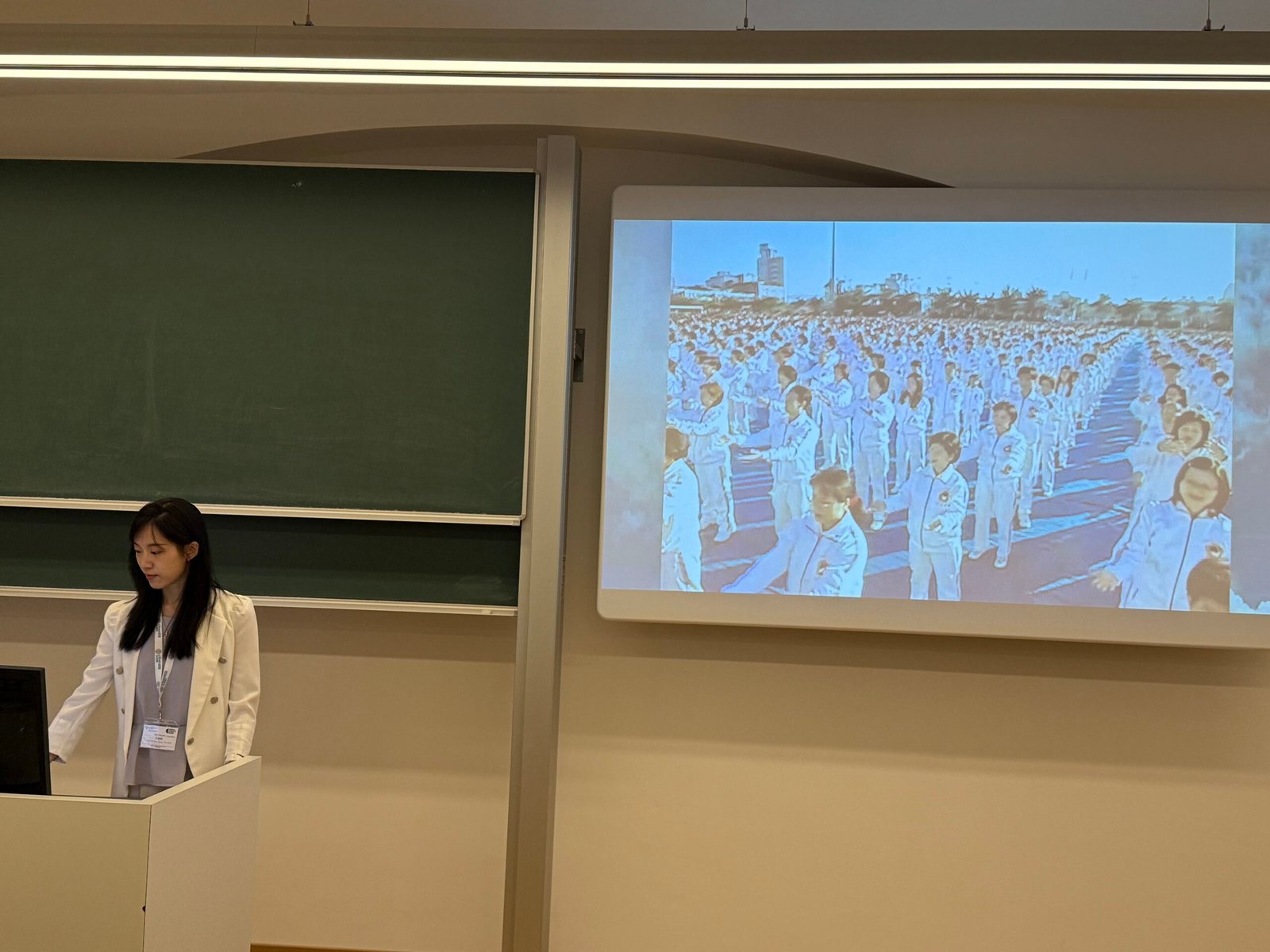 Samantha Chen presents her paper.