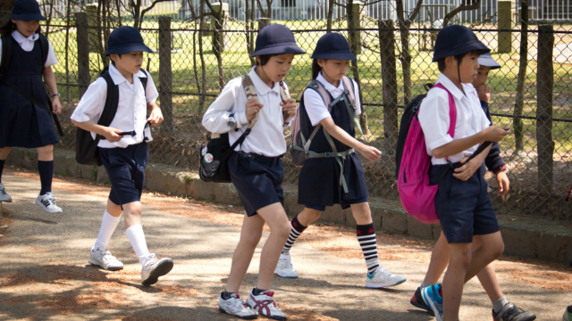 Schoolchildren in Japan (credits). Will the “Japanese MIVILUDES” check whether they are “victims of cultist parents”?

