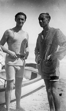 Ginna (left) and Corra (right). From X.