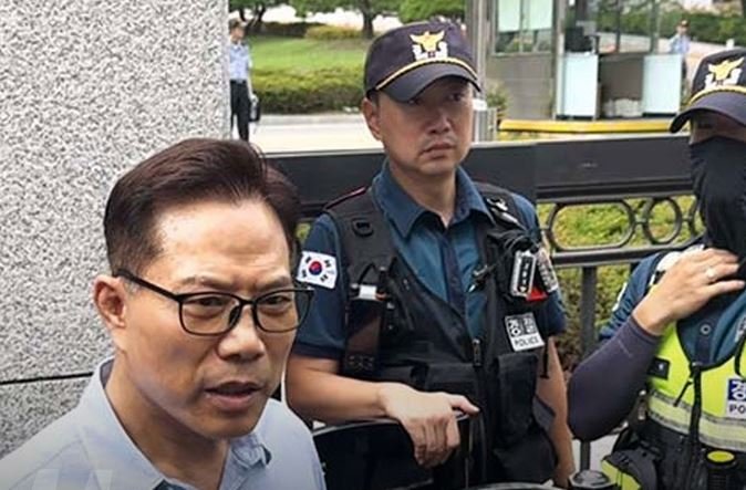 The arrest of Pastor Son. From X.