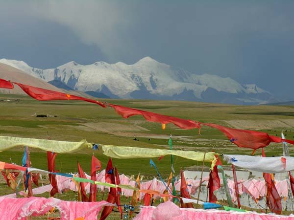 A view of Golog Tibetan Autonomous Prefecture. Credits.