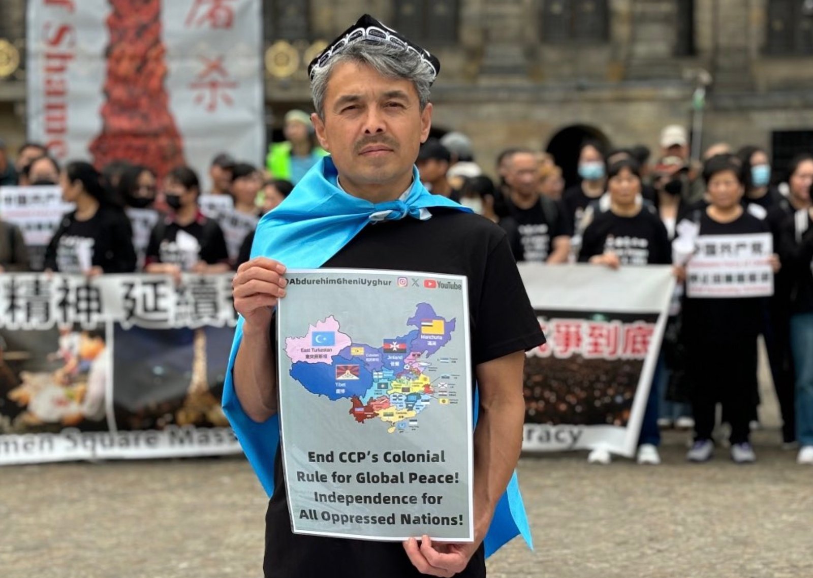 The &ldquo;lonely Uyghur&rdquo; protesting in Amsterdam. From X.