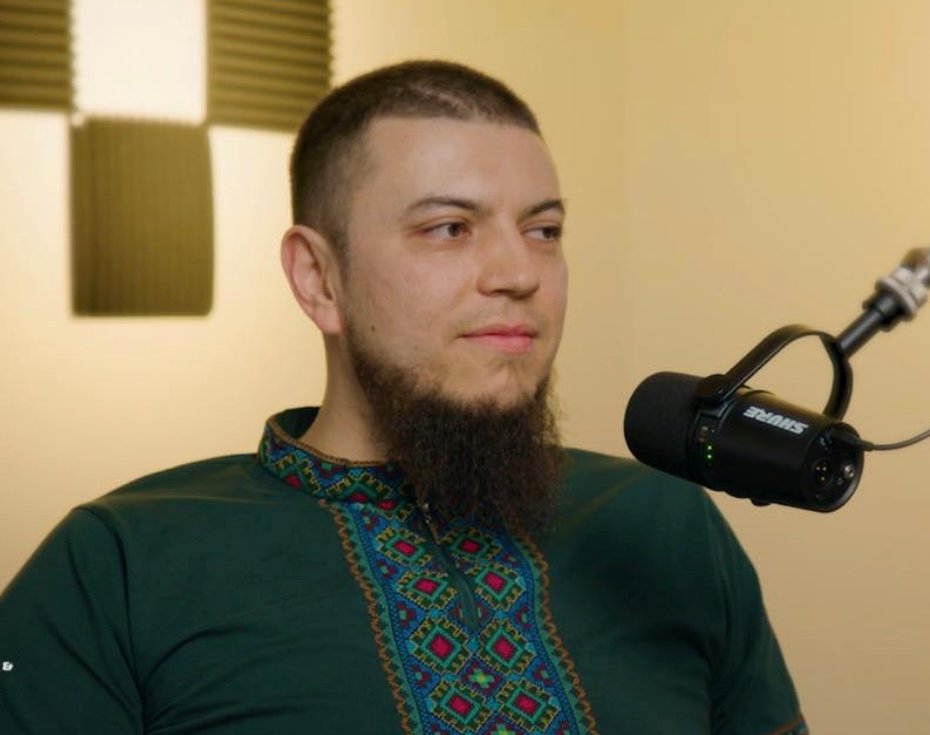 Arslan Hidayat, Australia-based Uyghur rights activist, speaking on his “Kashgar Times” news outlet about the Ghulja incident. Courtesy of Arslan Hidayat.