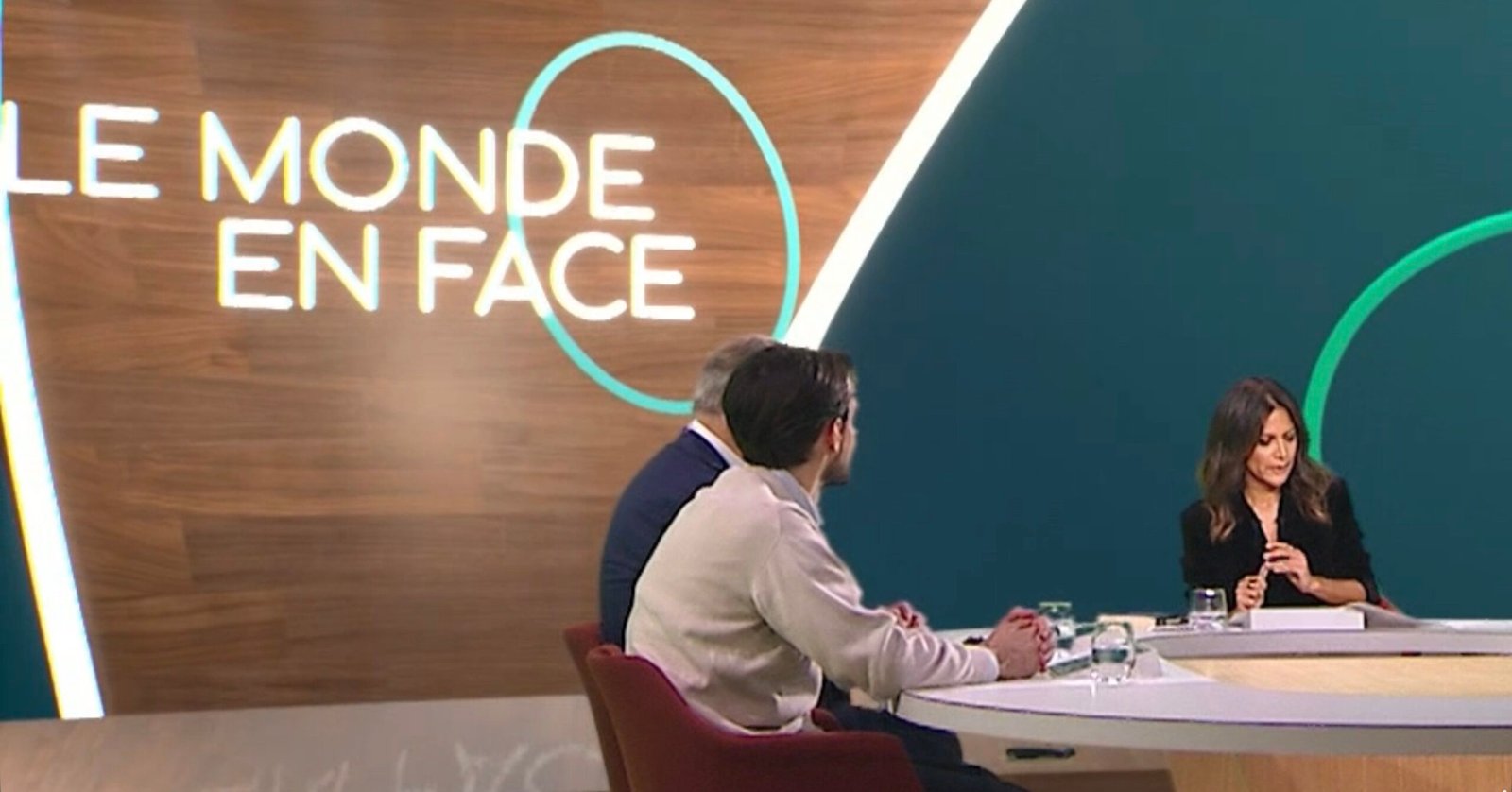 The &ldquo;debate&rdquo; after the &ldquo;documentary.&rdquo; Only opponents of Scientology presented their opinions. Screenshot.