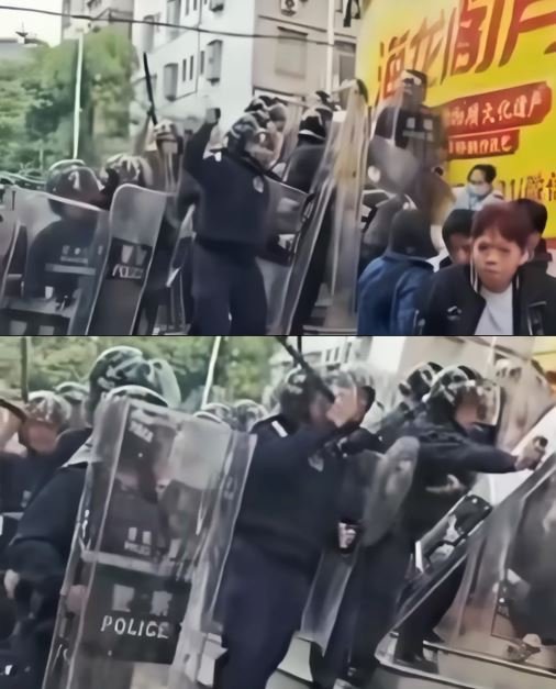 The police attack the protesters.