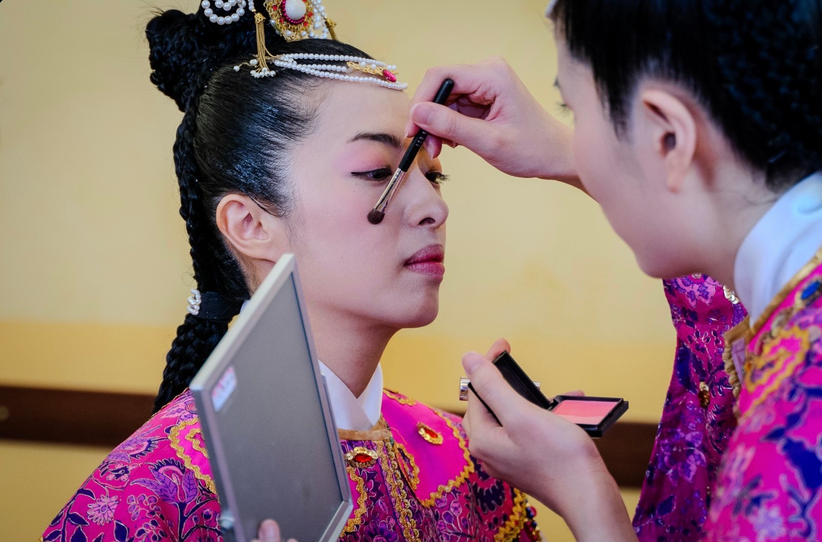 Tai Ji Men dizi preparing for a cultural performance. Courtesy of Fedinsieme, Torino, Italy.