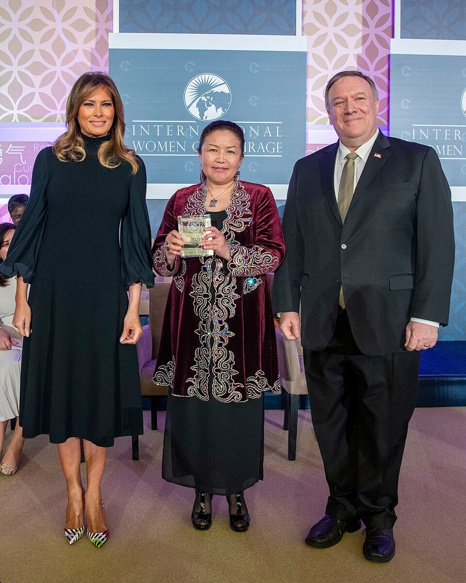 Sauytbay receiving the 2020 International Women of Courage Award from then U.S. Secretary of State Mike Pompeo and First Lady Melania Trump. Credits.