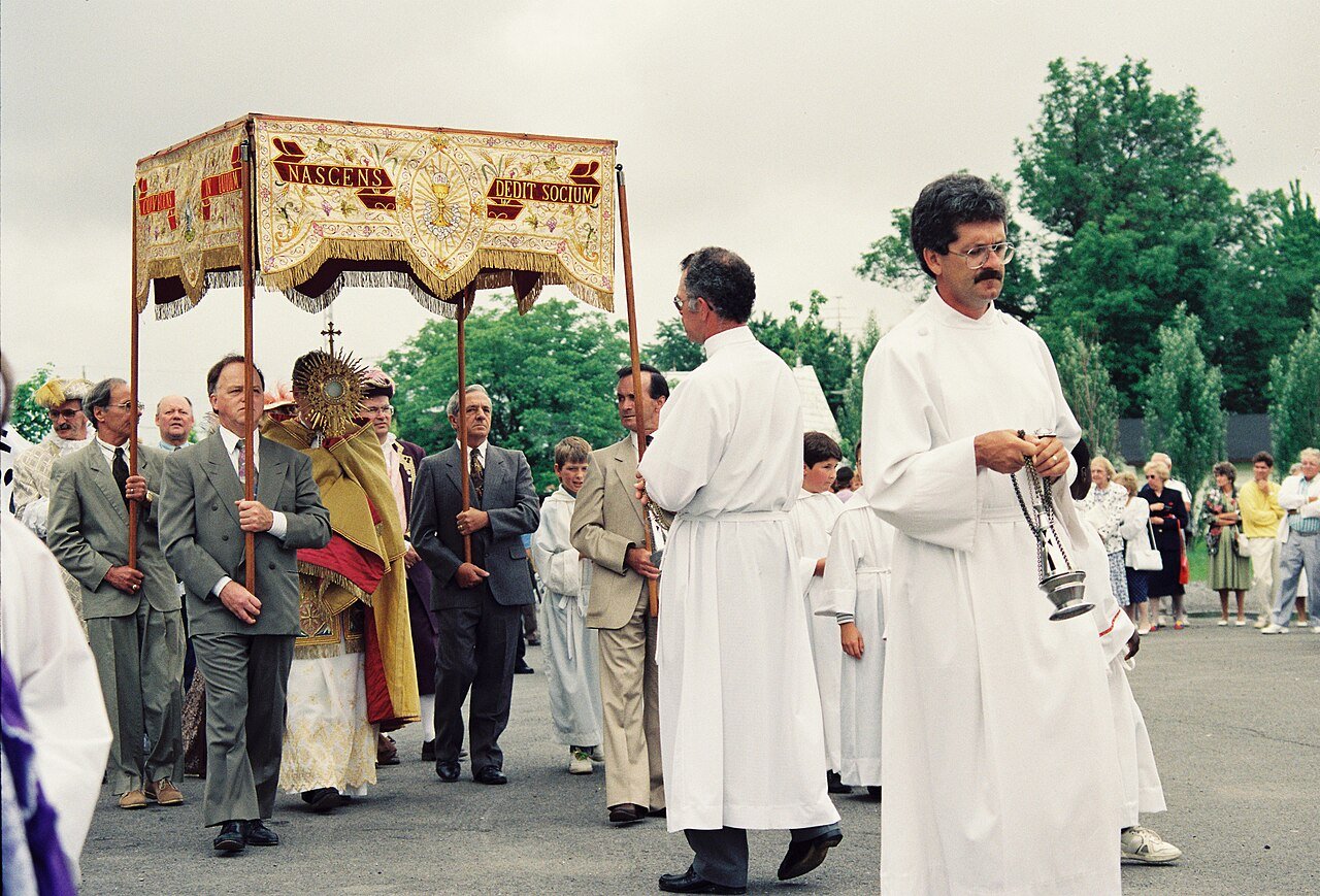 Under threat? A Catholic procession in Quebec. Credits.