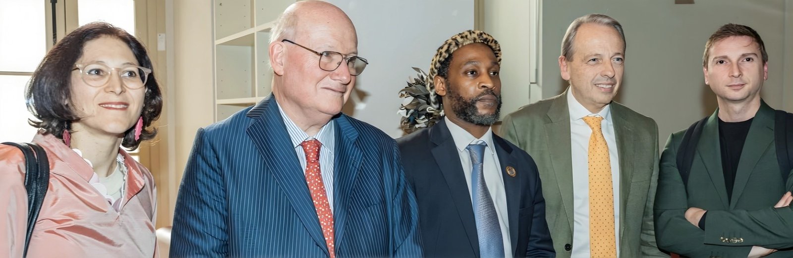 From left: Stefania Palmisano, Massimo Introvigne, IMboni iNkosi YamaKhosi oMoya uZwi Lezwe Radebe, Senator Roberto Rosso (who also spoke at the event), and Francesco Curto at the book award ceremony.