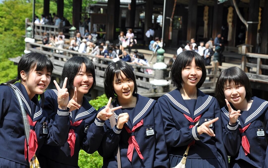 日本の統一教会：解散後の「粛清」　3.　政府による「再教育」計画
