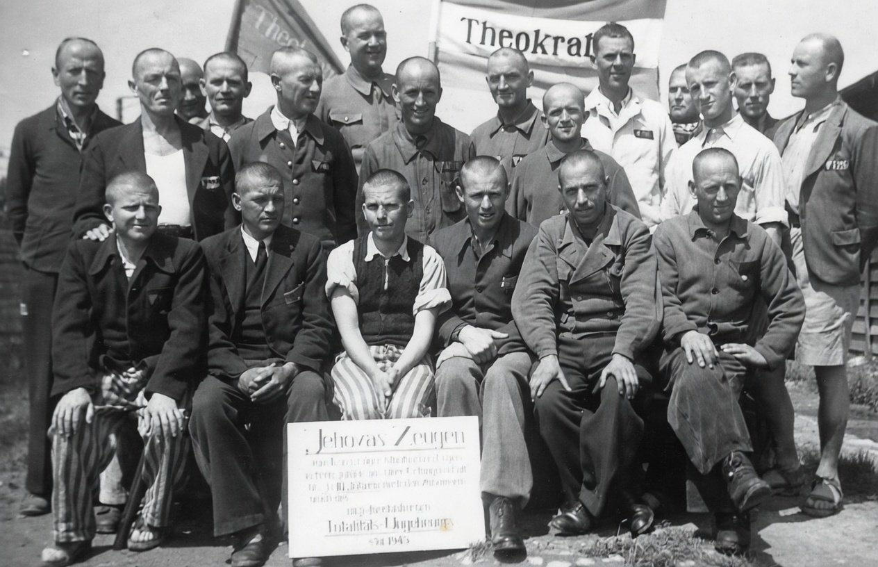 Jehovah’s Witnesses rejoicing over their liberation from the Mauthausen Nazi concentration camp on May 7, 1945. Source: JW.org.