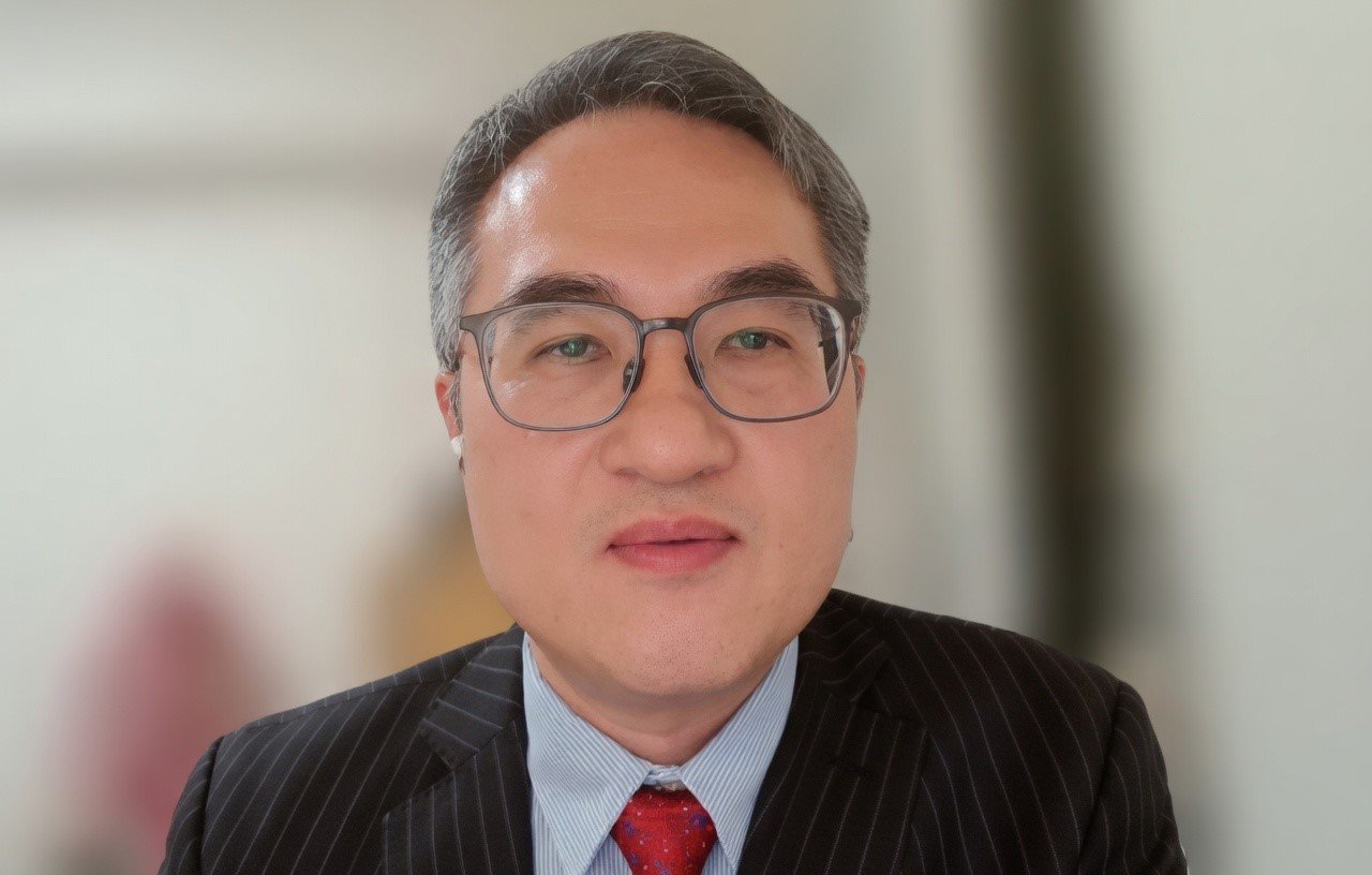 Jerry Lin offers his testimony.