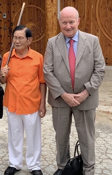 Massimo Introvigne with Chairman Lee. We publish this picture to express our solidarity with the jailed leader.